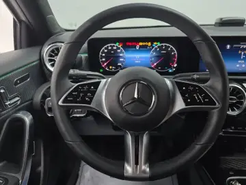 2024 Mercedes-Benz A-Класс с пробегом 10 015 км