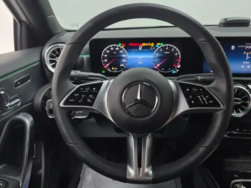 2024 Mercedes-Benz A-Класс с пробегом 10 015 км