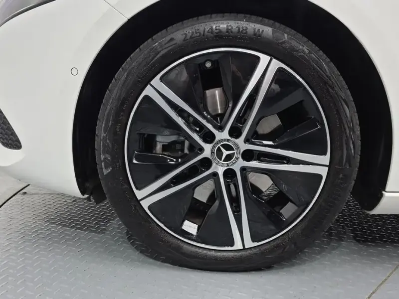 2024 Mercedes-Benz A-Класс с пробегом 10 015 км