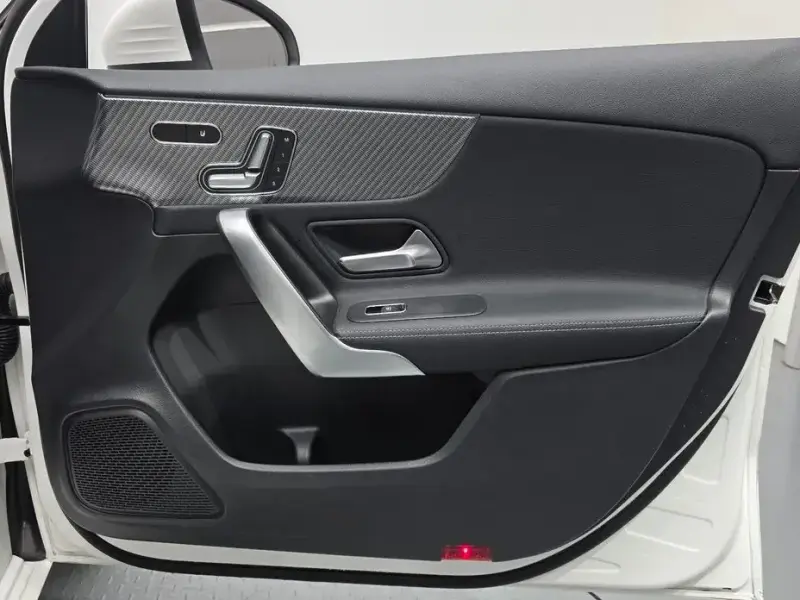 2024 Mercedes-Benz A-Класс с пробегом 10 015 км