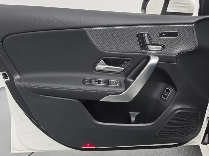 2024 Mercedes-Benz A-Класс с пробегом 10 015 км