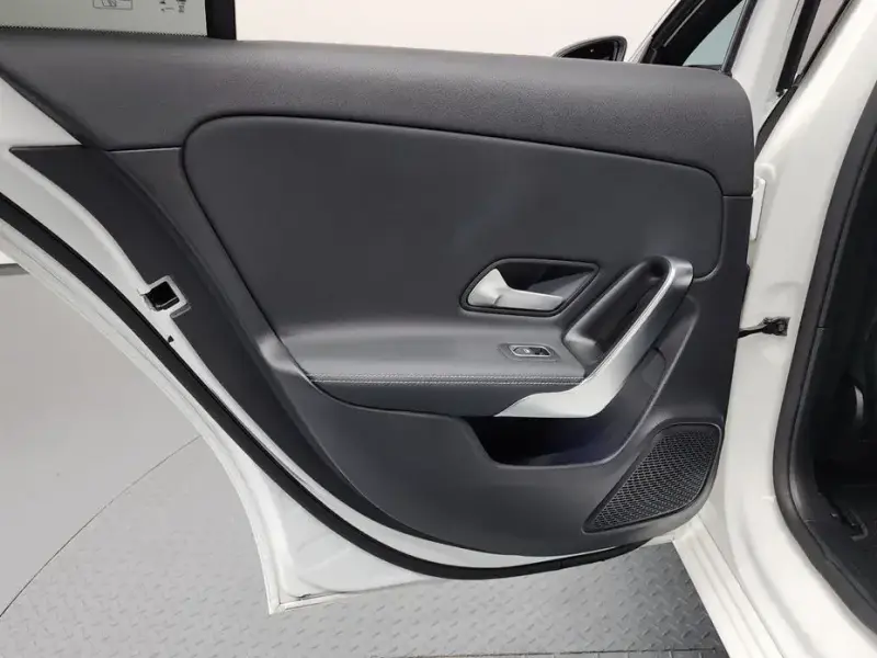 2024 Mercedes-Benz A-Класс с пробегом 30 025 км