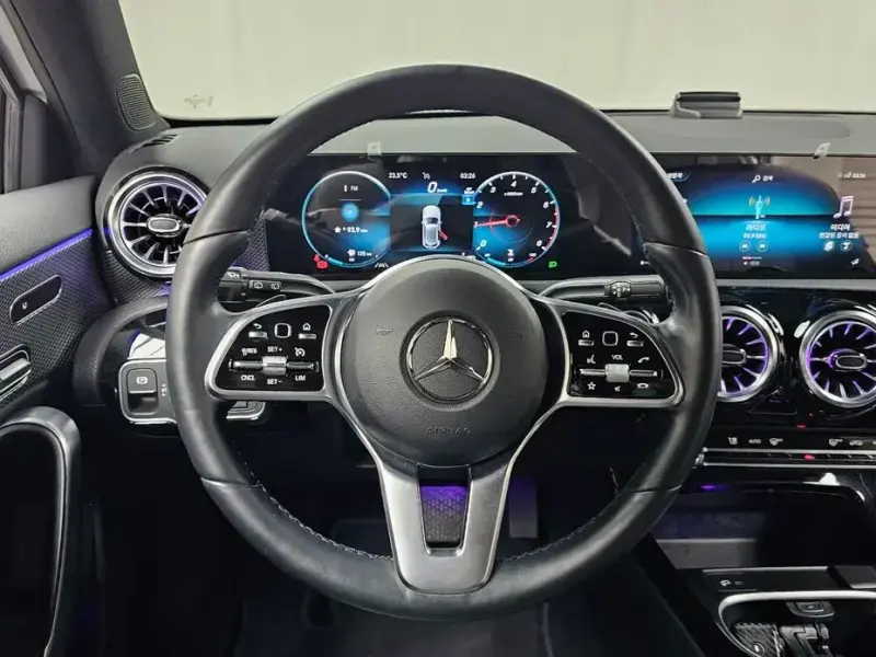 2023 Mercedes-Benz A-Класс с пробегом 17 027 км