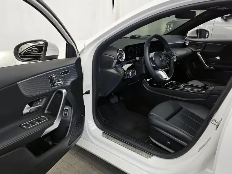 2024 Mercedes-Benz A-Класс с пробегом 11 351 км