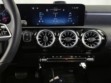 2024 Mercedes-Benz A-Класс с пробегом 11 351 км