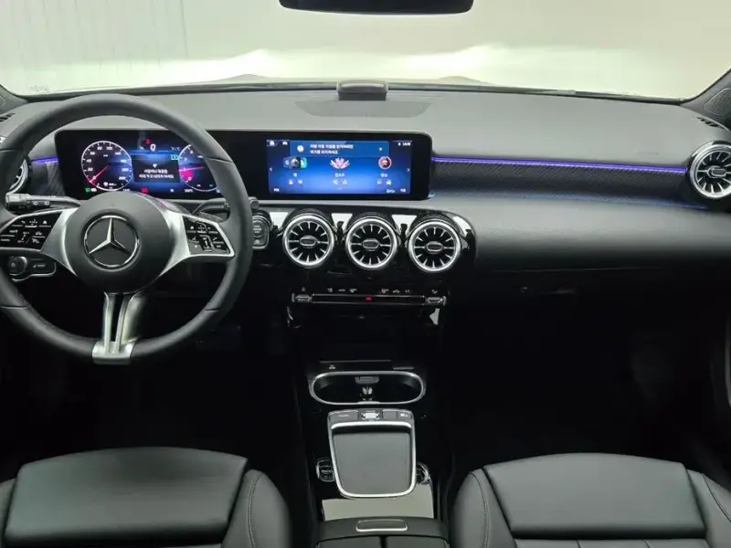 2025 Mercedes-Benz A-Класс с пробегом 556 км