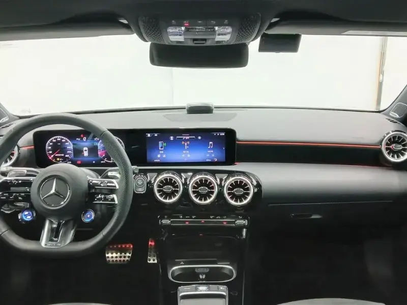 2025 Mercedes-Benz A-Класс с пробегом 821 км