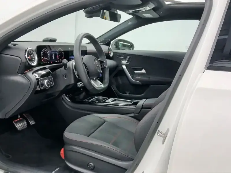 2025 Mercedes-Benz A-Класс с пробегом 821 км