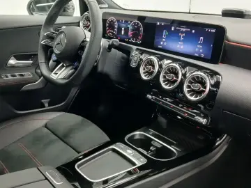 2025 Mercedes-Benz A-Класс с пробегом 821 км