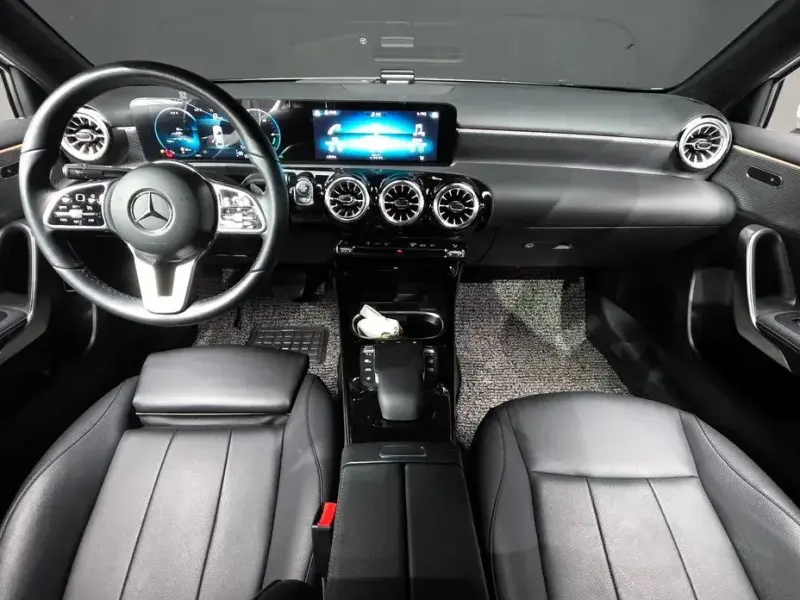 2022 Mercedes-Benz A-Класс с пробегом 25 461 км