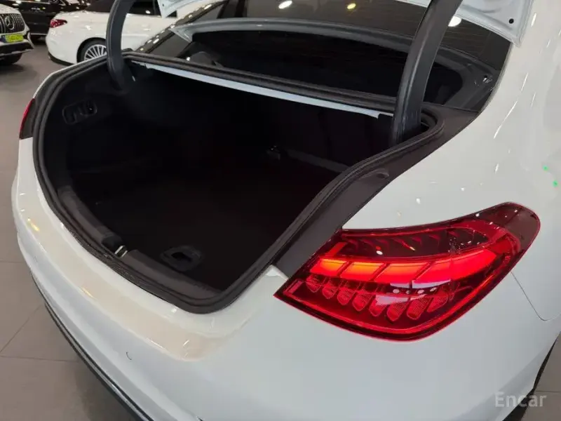 2024 Mercedes-Benz C-Класс с пробегом 12 617 км