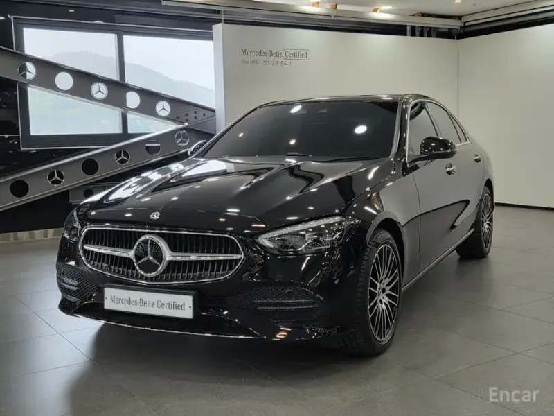 2025 Mercedes-Benz C-Класс с пробегом 14 301 км