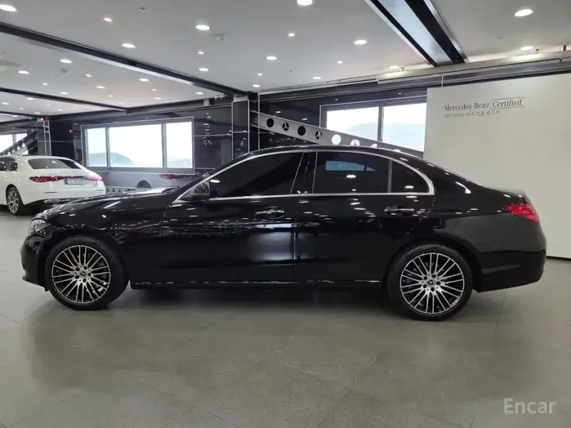 2025 Mercedes-Benz C-Класс с пробегом 14 301 км