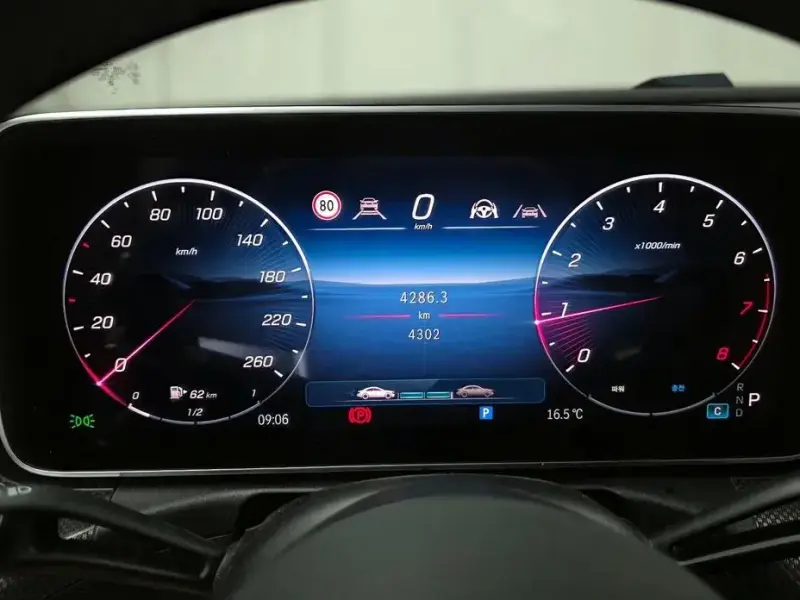 2025 Mercedes-Benz C-Класс с пробегом 4 302 км