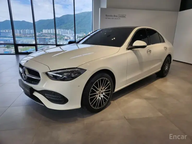 2025 Mercedes-Benz C-Класс с пробегом 18 445 км