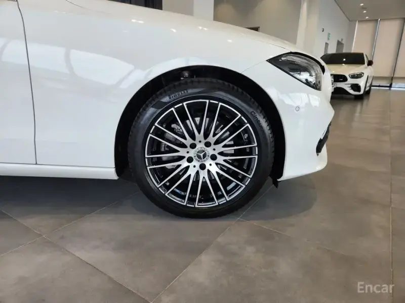 2025 Mercedes-Benz C-Класс с пробегом 18 445 км