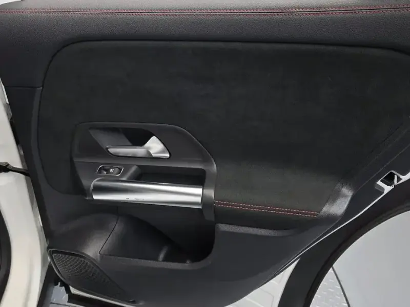 2021 Mercedes-Benz GLA с пробегом 75 115 км