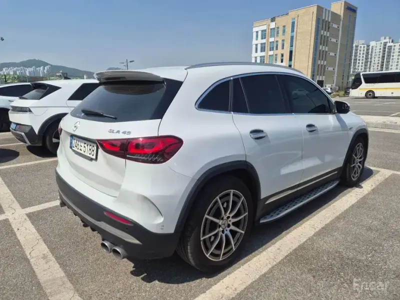 2021 Mercedes-Benz GLA с пробегом 25 445 км