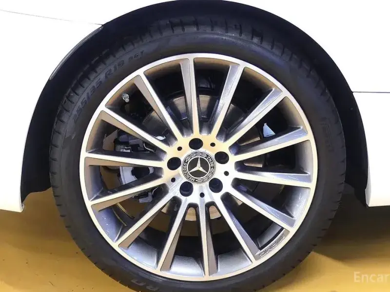 2023 Mercedes-Benz C-Класс с пробегом 16 900 км