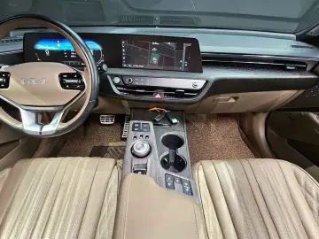 2023 Kia K8 с пробегом 21 702 км