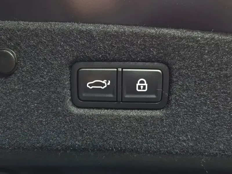 2023 Kia K8 с пробегом 21 702 км