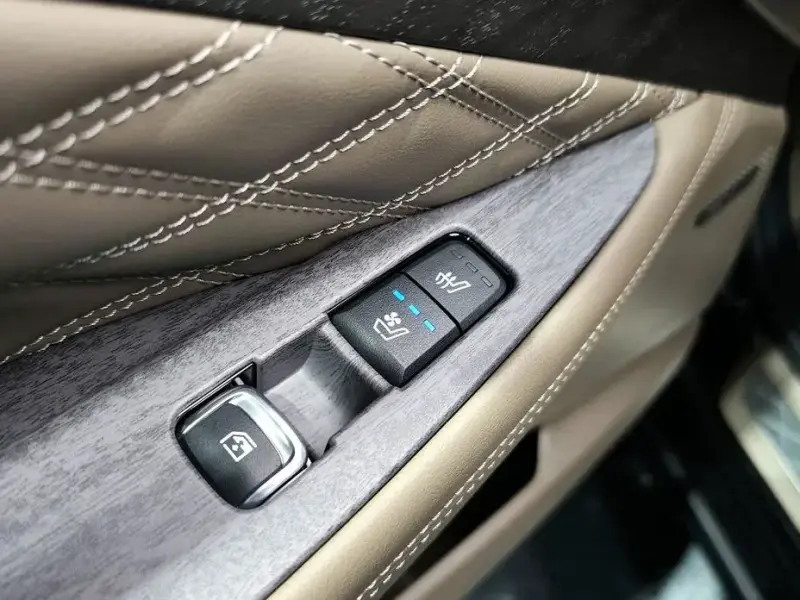 2023 Kia K8 с пробегом 21 702 км