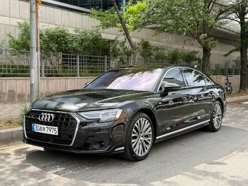 2023 Audi A8 с пробегом 9 760 км