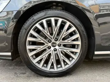2023 Audi A8 с пробегом 9 760 км