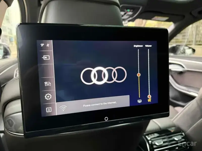 2023 Audi A8 с пробегом 9 760 км