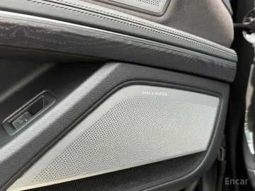 2023 Audi A8 с пробегом 9 760 км