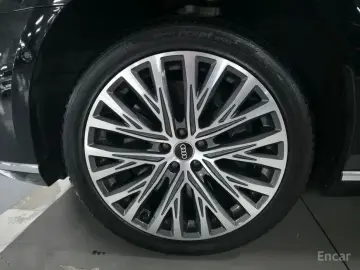 2021 Audi A8 с пробегом 28 000 км