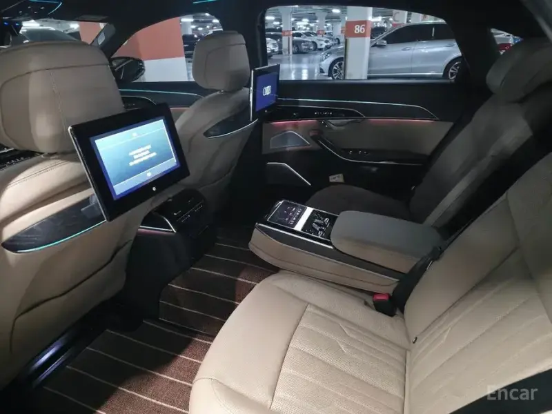 2021 Audi A8 с пробегом 28 000 км