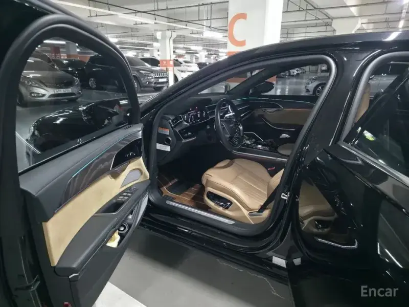 2021 Audi A8 с пробегом 28 000 км