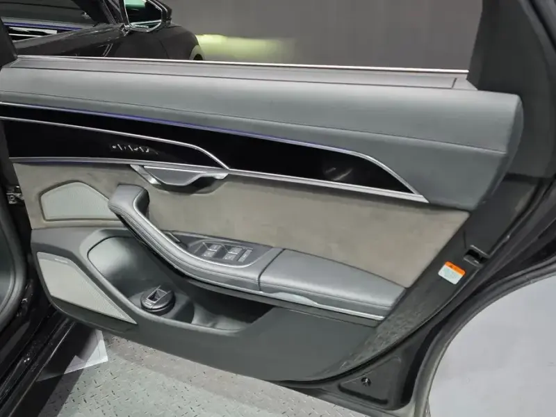 2021 Audi A8 с пробегом 92 522 км