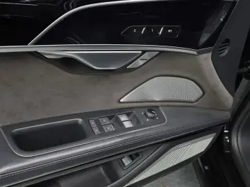 2021 Audi A8 с пробегом 92 522 км