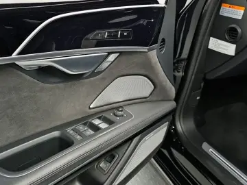 2021 Audi A8 с пробегом 45 311 км