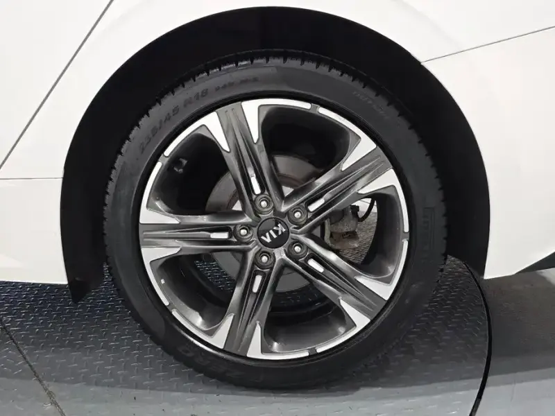 2021 Kia K5 с пробегом 49 902 км