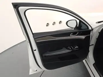 2021 Kia K5 с пробегом 49 902 км