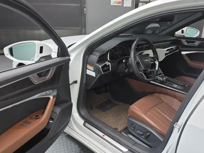 2023 Audi A6 с пробегом 52 651 км