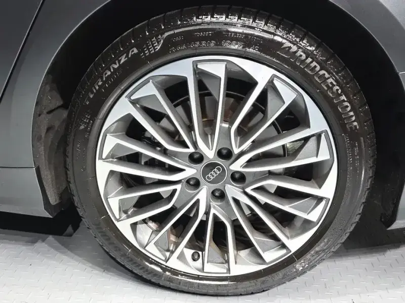 2025 Audi A6 с пробегом 21 467 км