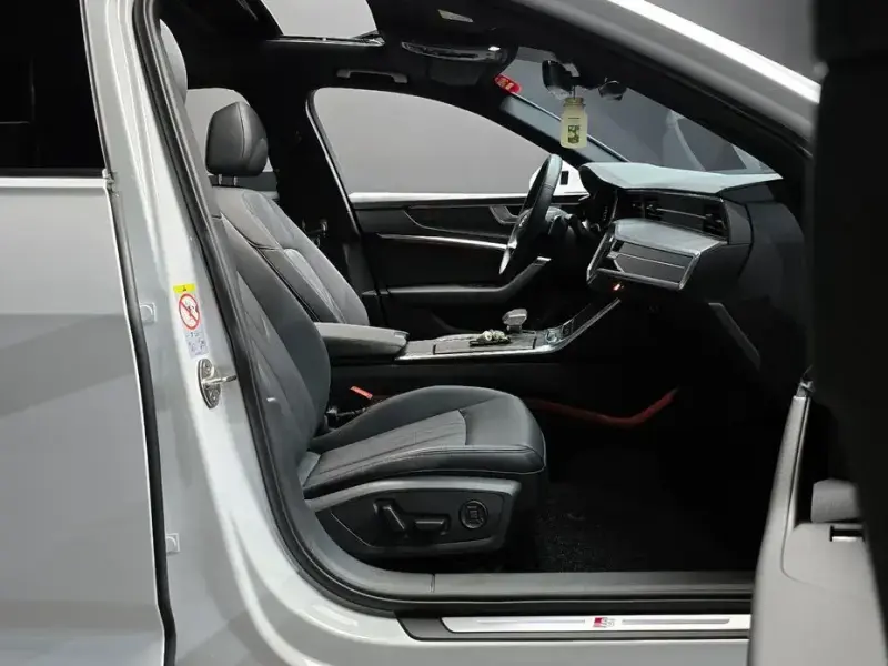 2022 Audi A6 с пробегом 25 355 км