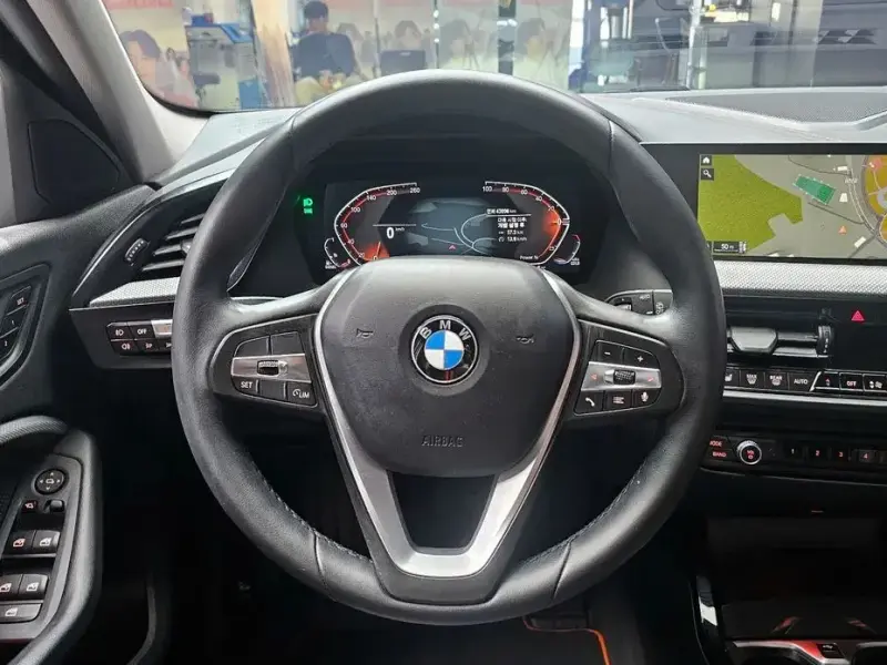 2021 BMW 1 серии с пробегом 43 696 км