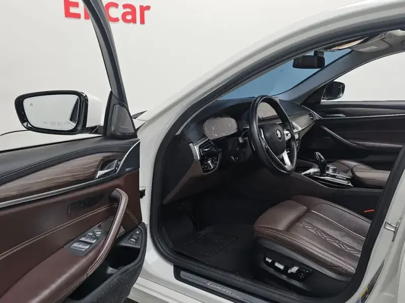 2020 BMW 5 серии с пробегом 56 733 км