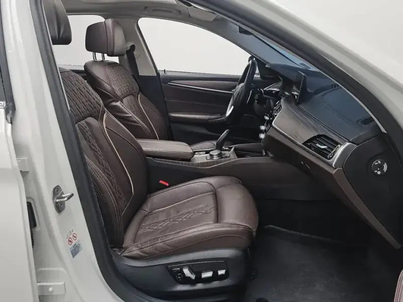 2020 BMW 5 серии с пробегом 56 733 км