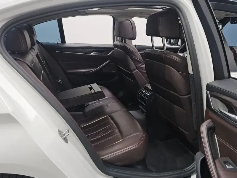 2020 BMW 5 серии с пробегом 56 733 км