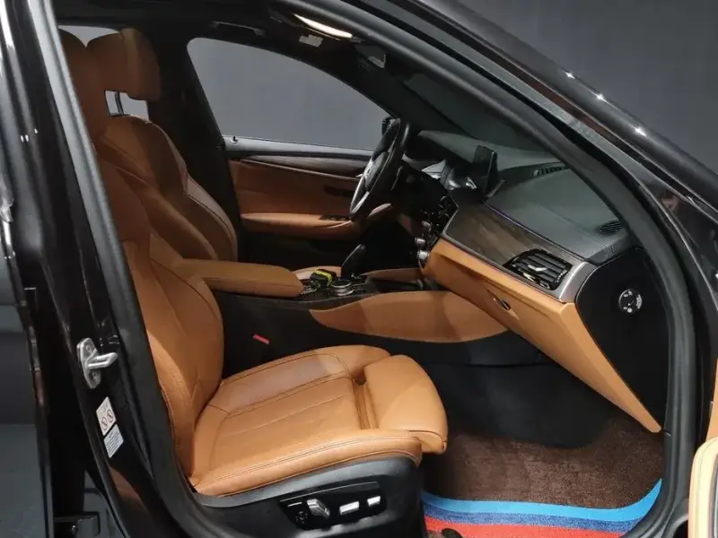 2020 BMW 5 серии с пробегом 102 111 км
