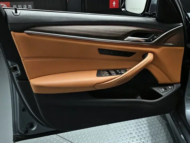 2020 BMW 5 серии с пробегом 79 146 км