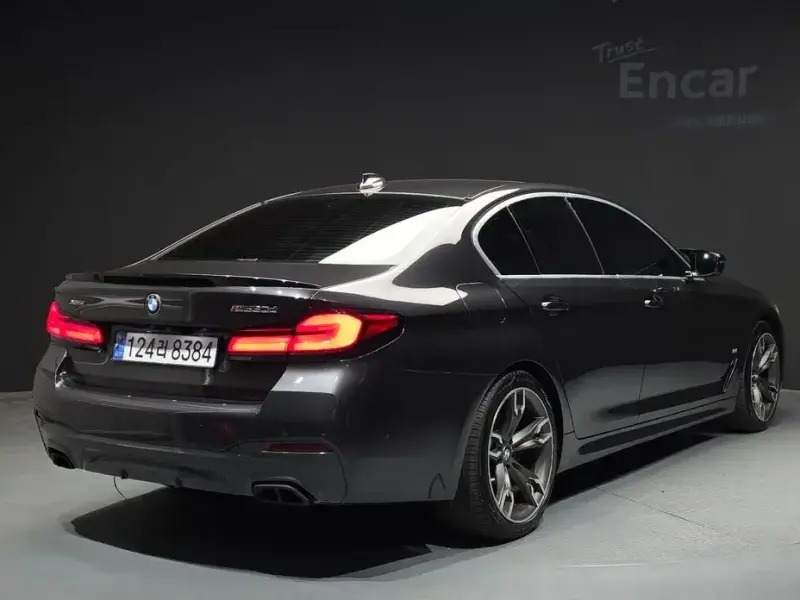 2021 BMW 5 серии с пробегом 105 101 км