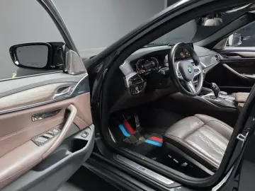 2021 BMW 5 серии с пробегом 105 101 км