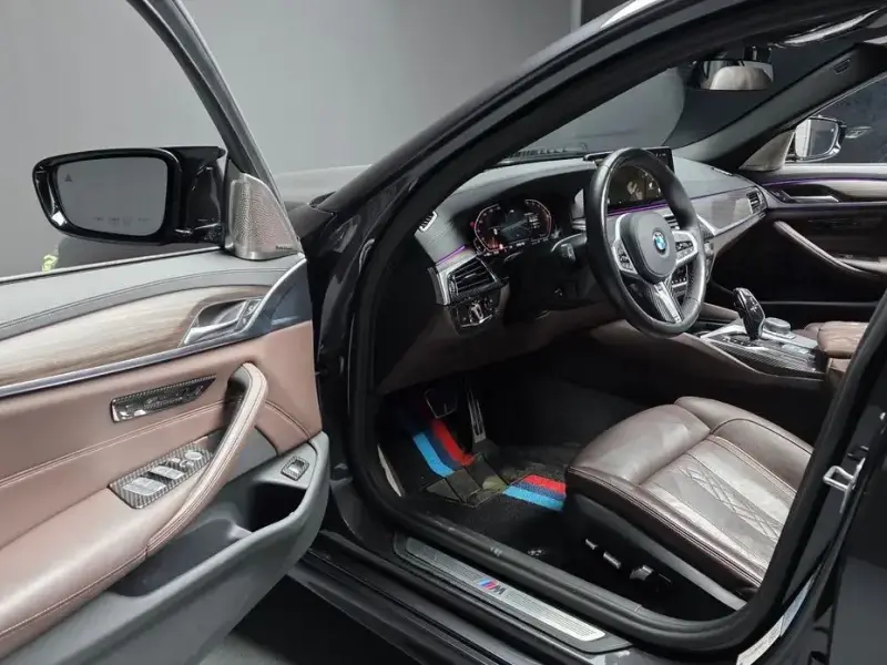 2021 BMW 5 серии с пробегом 105 101 км